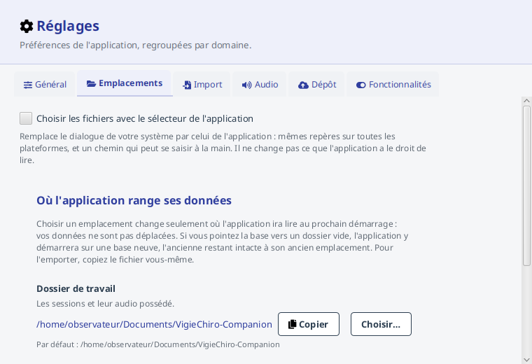L'onglet Emplacements des Réglages : le dossier de travail et la base de données, chacun avec son chemin courant, un bouton « Choisir… » et le défaut rappelé ; en tête, l'avertissement « choisir un emplacement ne déplace pas vos données ».